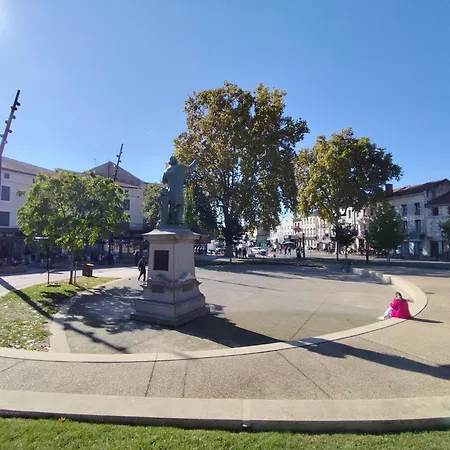 Le Jasmin - T2 En Hypercentre D'agen شقة