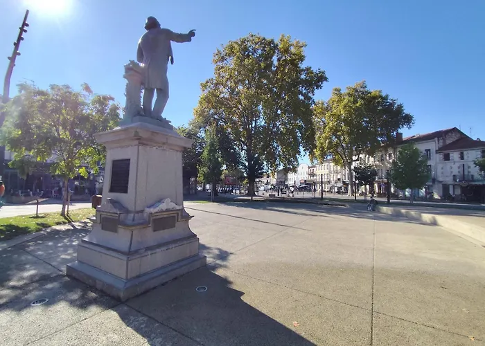 Le Jasmin - T2 En Hypercentre D'agen شقة *